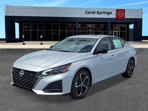 2025 Nissan Altima SR
