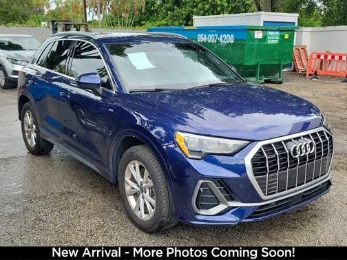 2022 Audi Q3 45 S line Premium