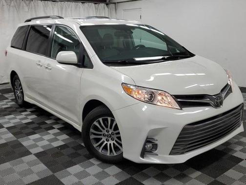 2019 Toyota Sienna L