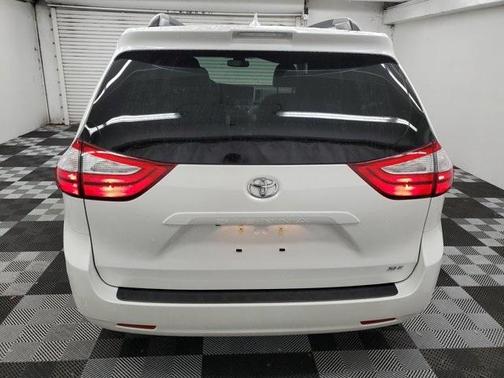 2019 Toyota Sienna L