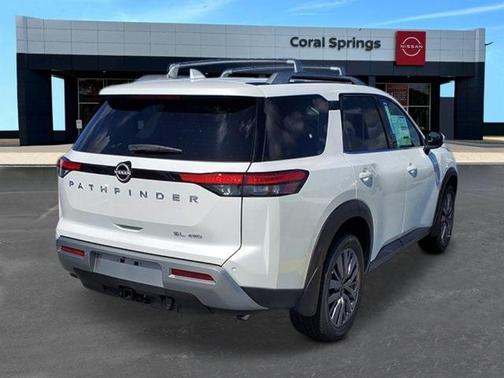 2025 Nissan Pathfinder SL