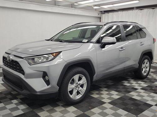 Silver Sky Metallic 2019 Toyota RAV4 XLE