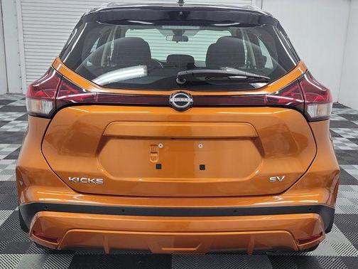 Monarch Orange / Super Black 2024 Nissan Kicks SV