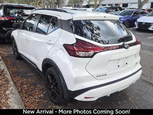2023 Nissan Kicks SR