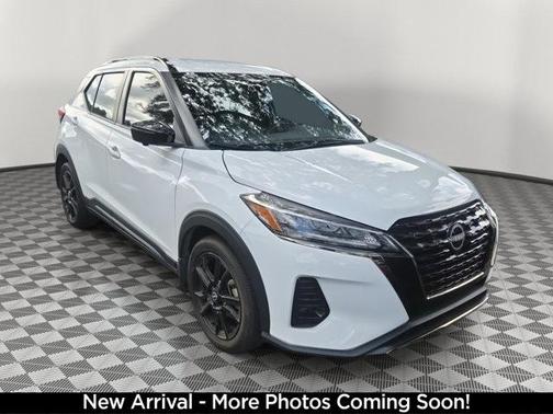 2023 Nissan Kicks SR