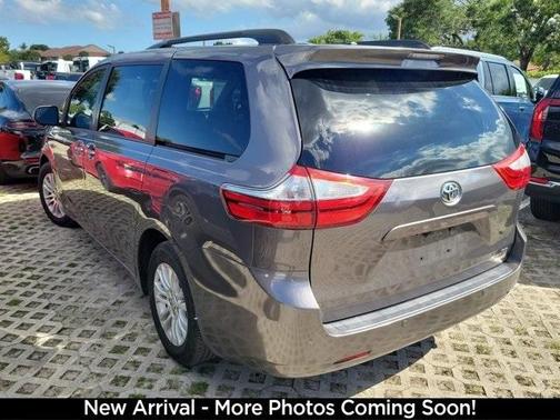 2017 Toyota Sienna L