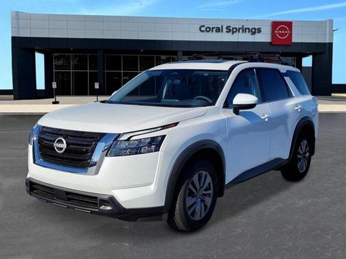 2025 Nissan Pathfinder SV