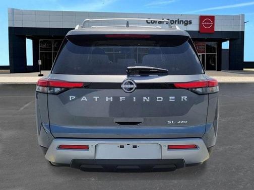 2025 Nissan Pathfinder SL