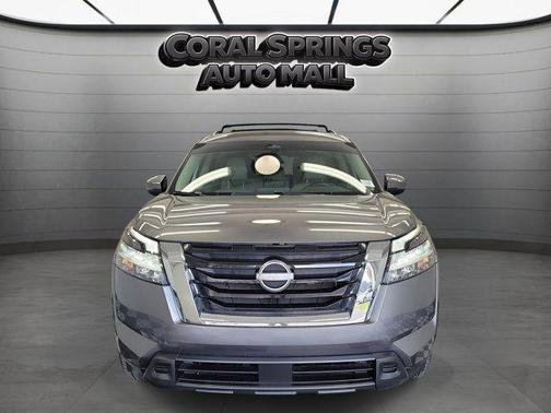 2022 Nissan Pathfinder SV