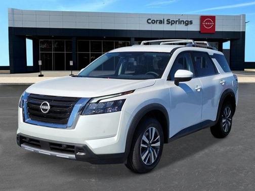 2025 Nissan Pathfinder SL