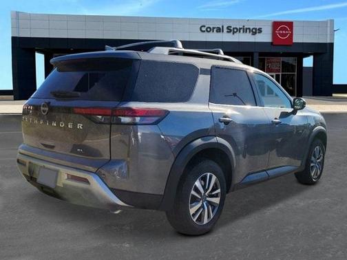 2025 Nissan Pathfinder SL