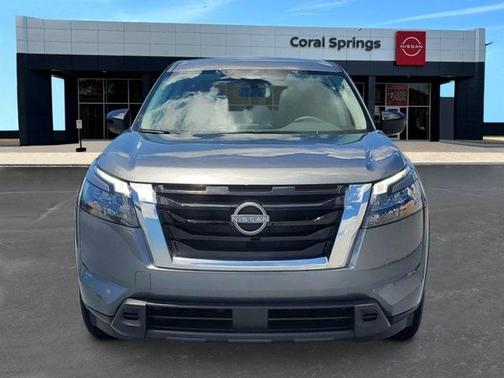 2025 Nissan Pathfinder S