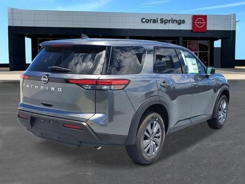 2025 Nissan Pathfinder S