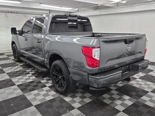 2023 Nissan Titan SV