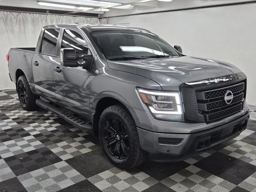 2023 Nissan Titan SV