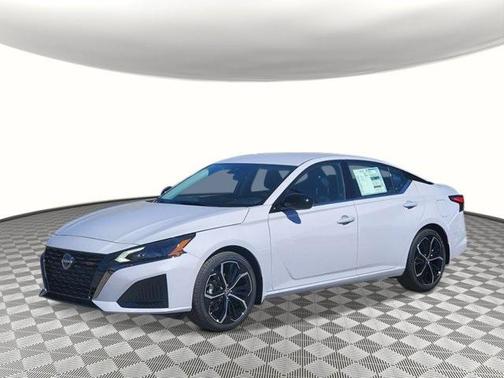 2025 Nissan Altima SR