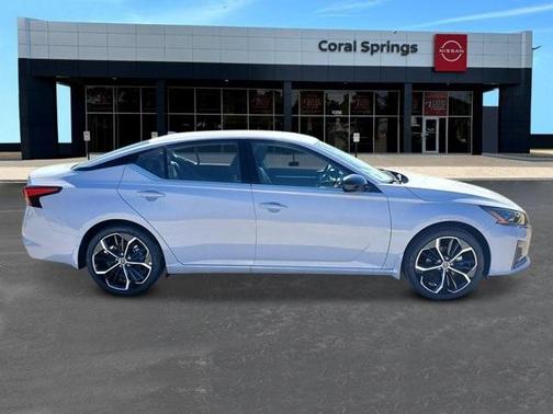 2025 Nissan Altima SR