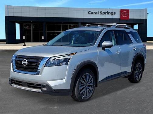 2025 Nissan Pathfinder SL