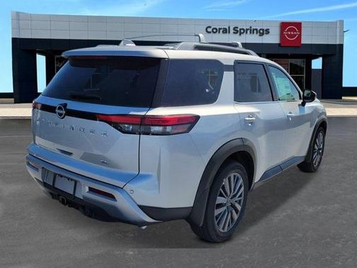 2025 Nissan Pathfinder SL