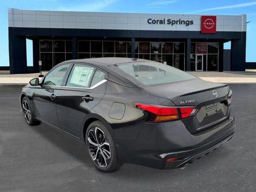 2025 Nissan Altima SR