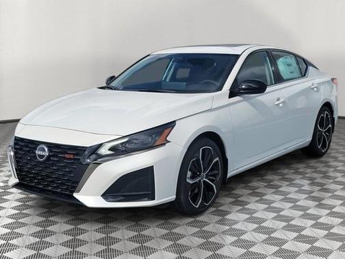 2025 Nissan Altima SR
