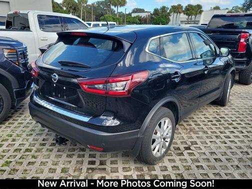 2022 Nissan Rogue Sport S
