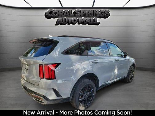 Wolf Gray 2023 Kia Sorento SX
