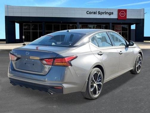 2025 Nissan Altima SR