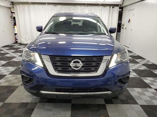 Photo 5 of 32 of 2019 Nissan Pathfinder S