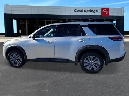 2025 Nissan Pathfinder SV