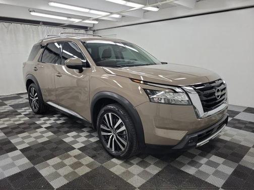 2023 Nissan Pathfinder Platinum
