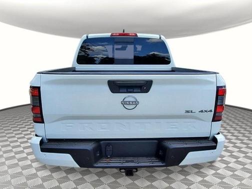 2025 Nissan Frontier SL