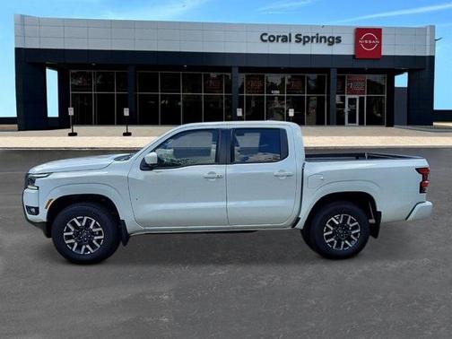 2025 Nissan Frontier SL