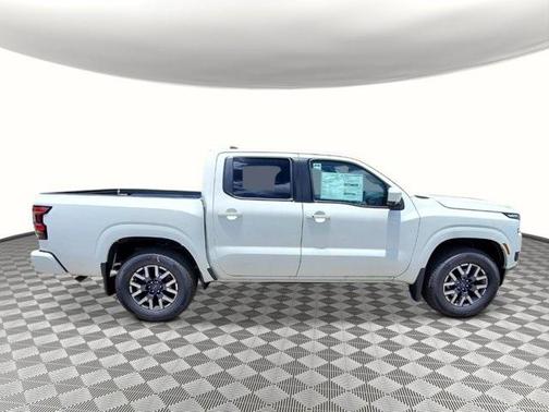 2025 Nissan Frontier SL