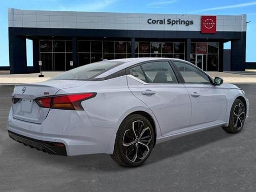 2025 Nissan Altima SR