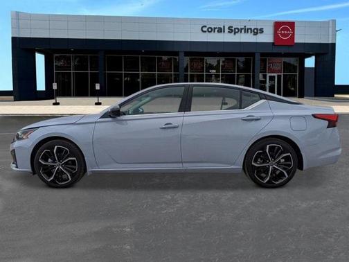 2025 Nissan Altima SR