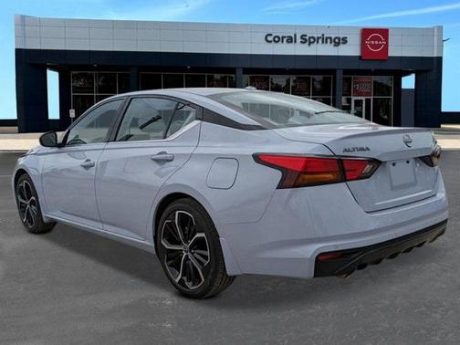 2025 Nissan Altima SR