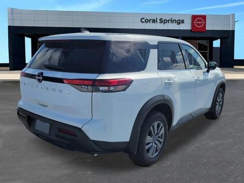 2025 Nissan Pathfinder S