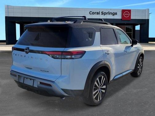 2025 Nissan Pathfinder Platinum