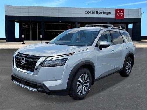 2025 Nissan Pathfinder SL