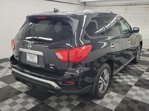 2019 Nissan Pathfinder SL