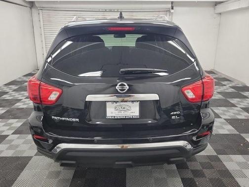 2019 Nissan Pathfinder SL