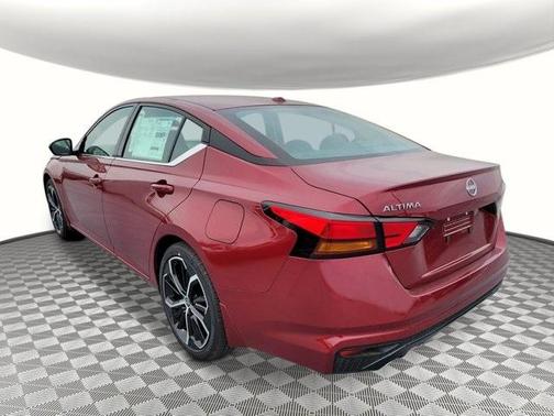 2025 Nissan Altima SR