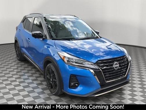 2022 Nissan Kicks SR