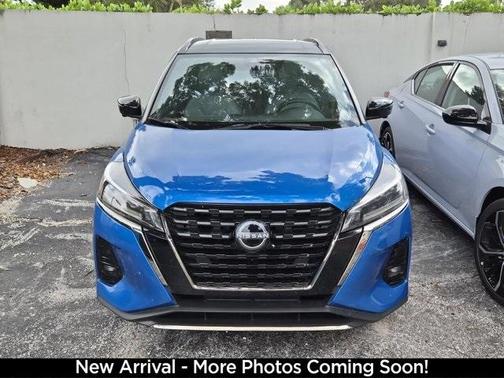 2022 Nissan Kicks SR