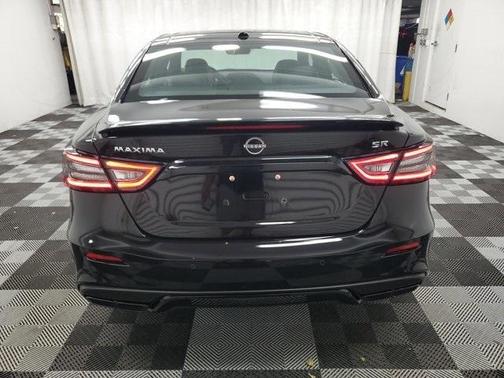 2023 Nissan Maxima SR