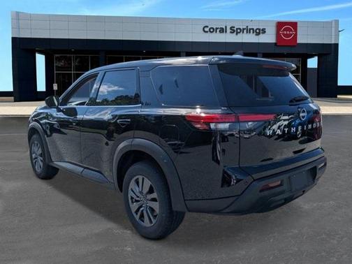 2025 Nissan Pathfinder S
