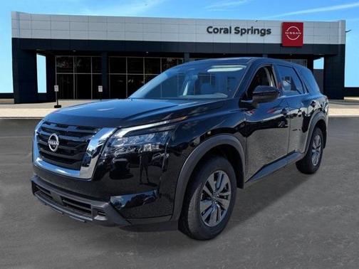 2025 Nissan Pathfinder S