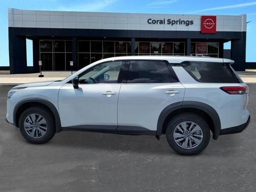 2025 Nissan Pathfinder S