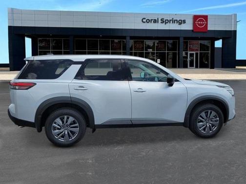 2025 Nissan Pathfinder S